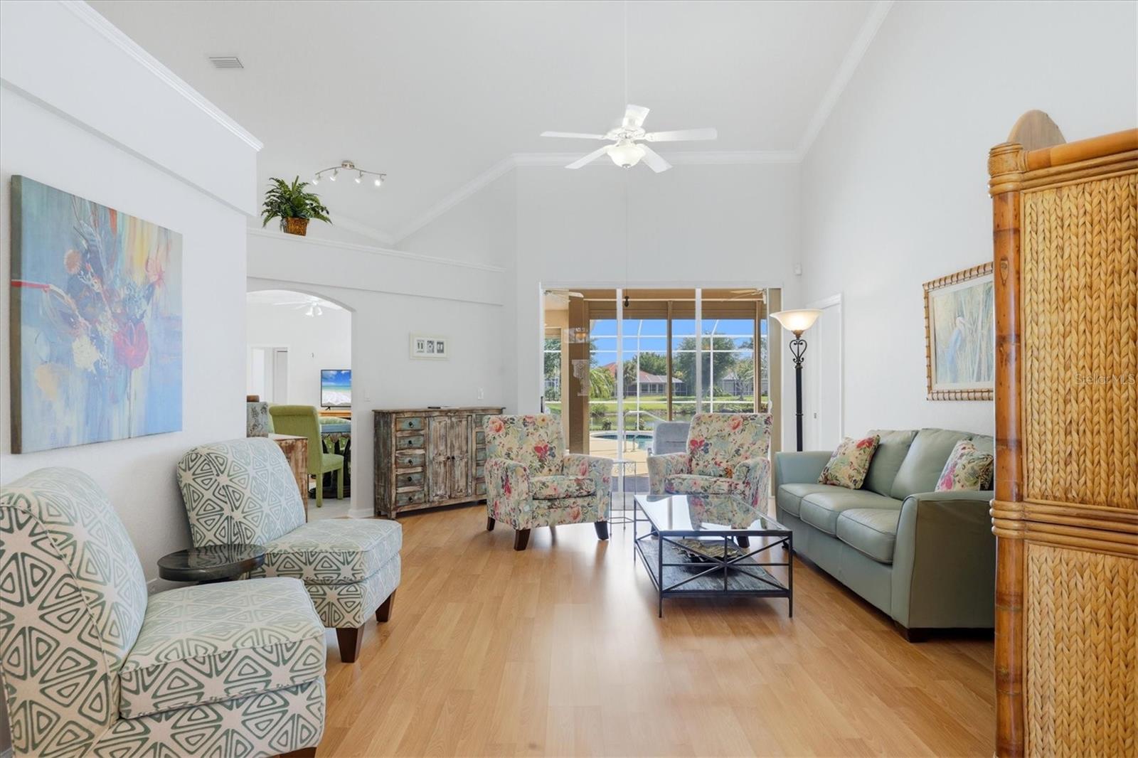 Image 9 of 82 For 4120 Lakes Court