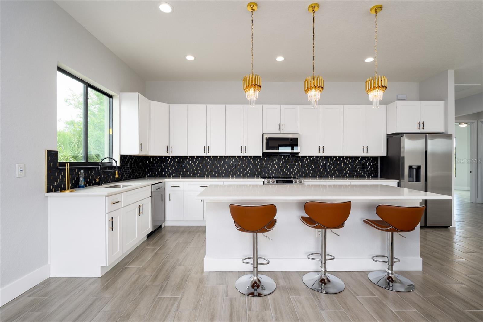 Image 16 of 36 For 178 Lime Tree Park