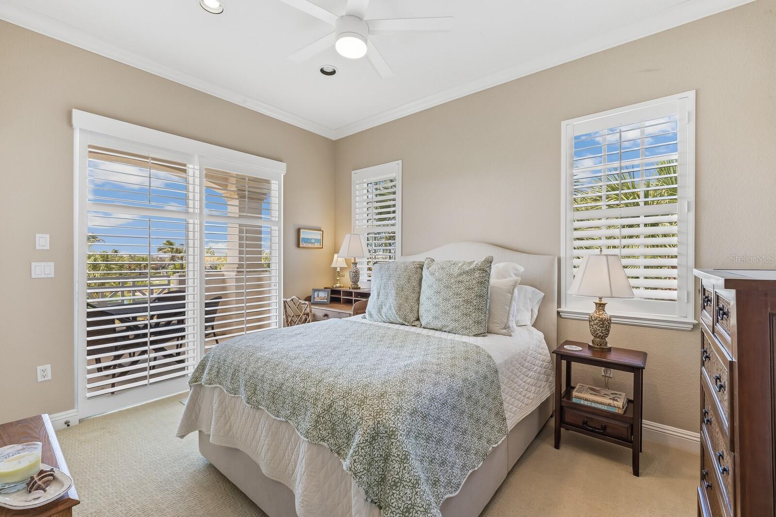 Image 16 of 42 For 739 Harbor Drive 2