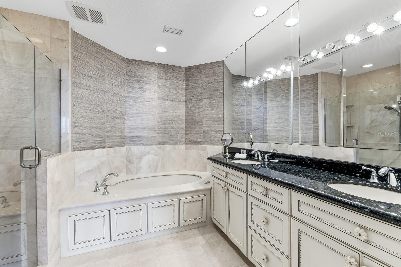 Image 17 of 42 For 739 Harbor Drive 2