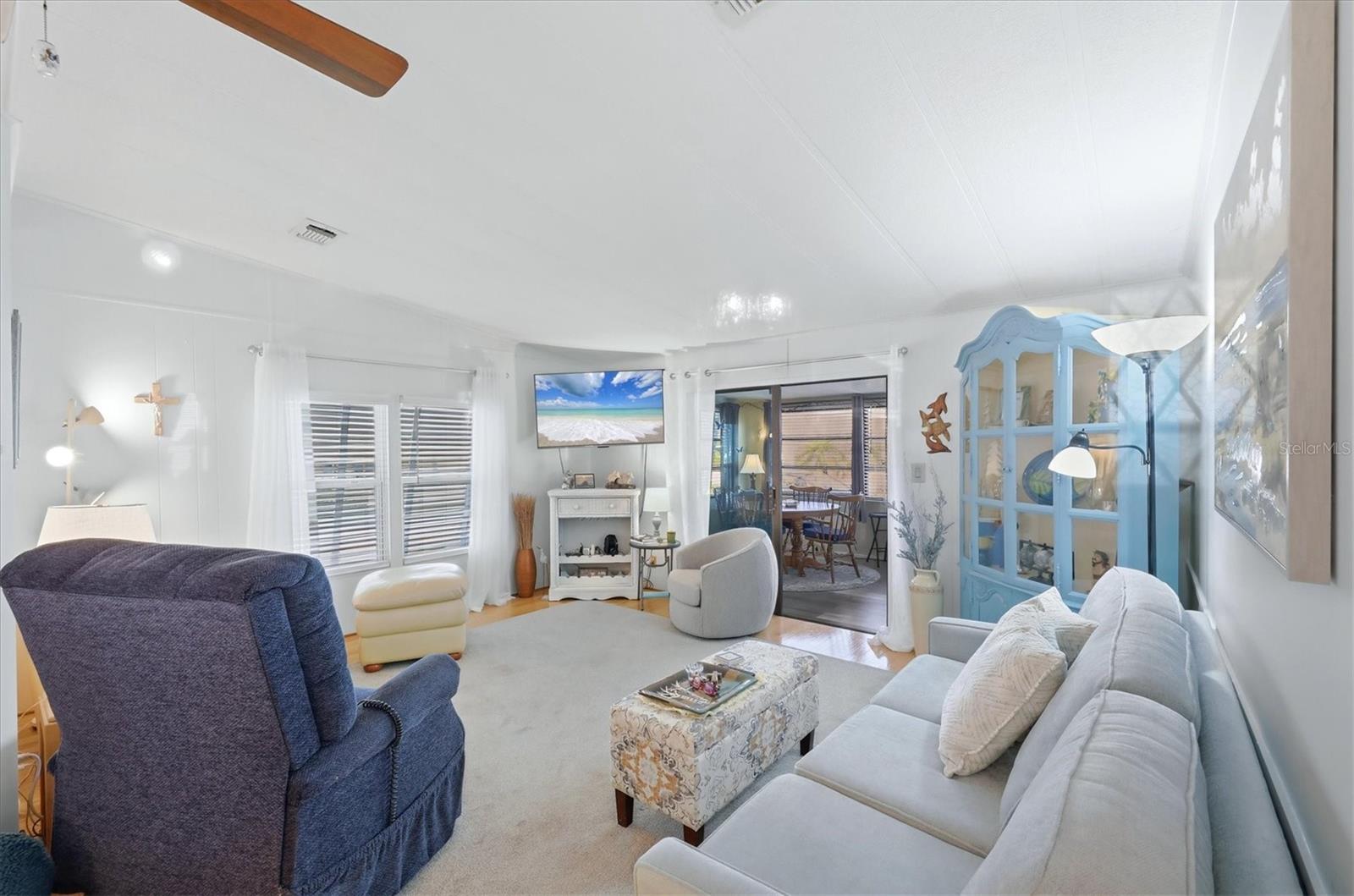 Image 10 of 48 For 727 Butterfield Circle