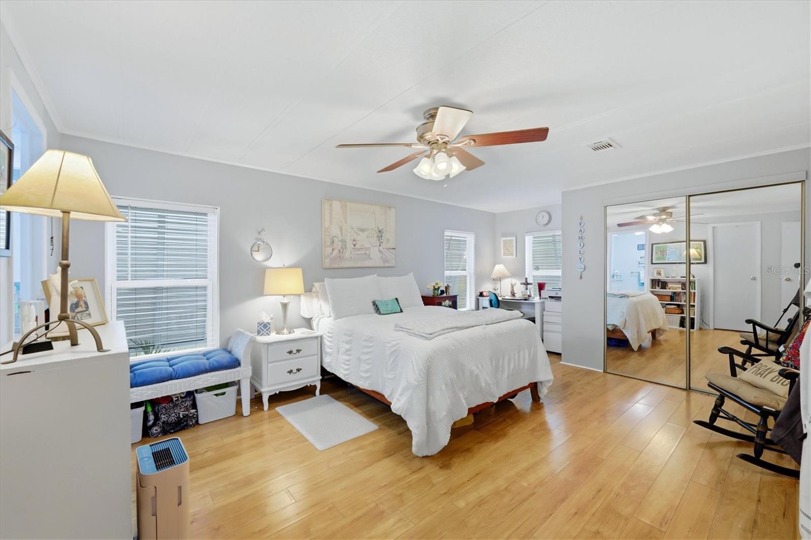 Image 16 of 48 For 727 Butterfield Circle