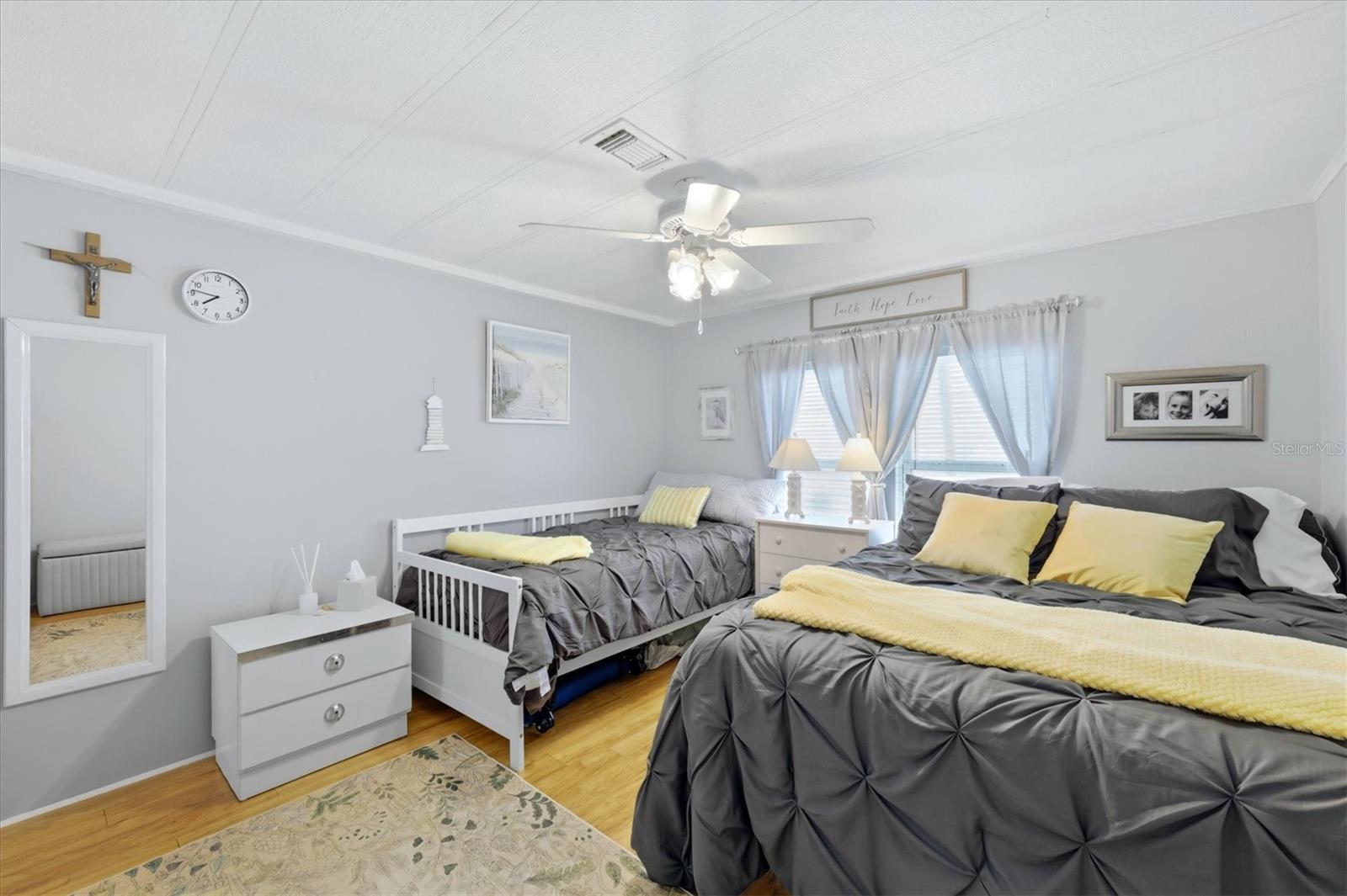 Image 21 of 48 For 727 Butterfield Circle