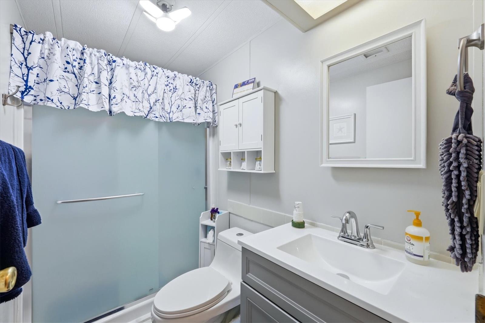 Image 22 of 48 For 727 Butterfield Circle