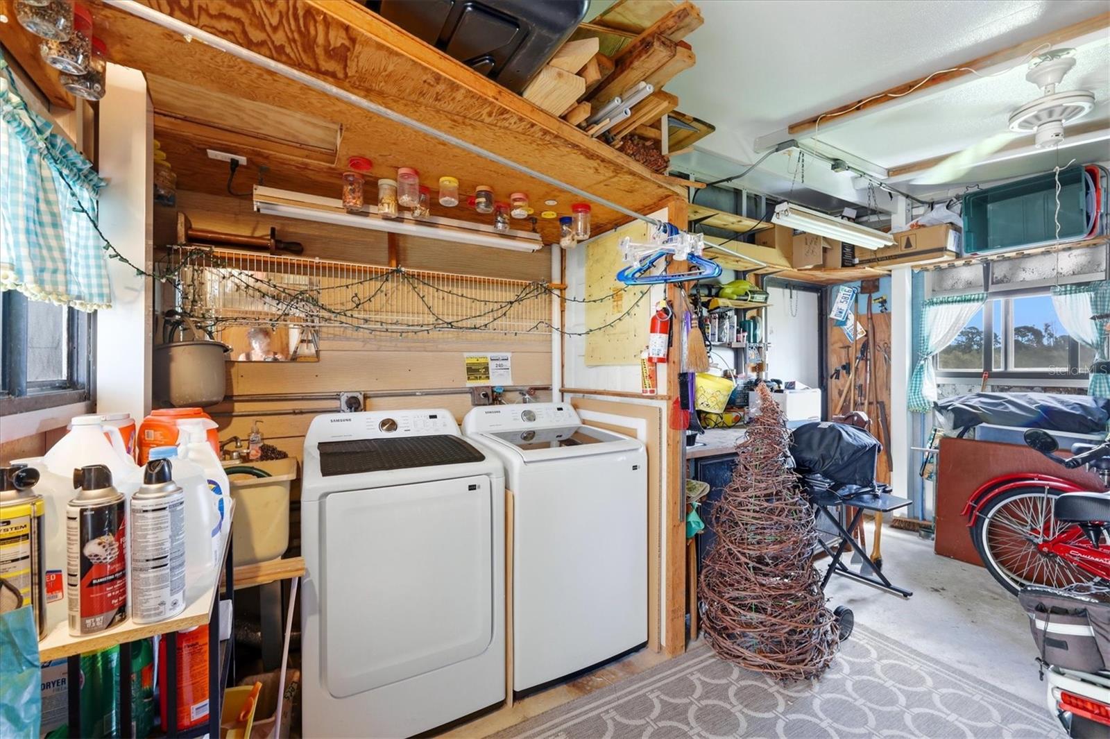 Image 23 of 48 For 727 Butterfield Circle