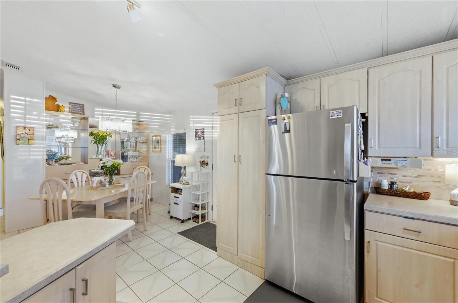 Image 4 of 48 For 727 Butterfield Circle