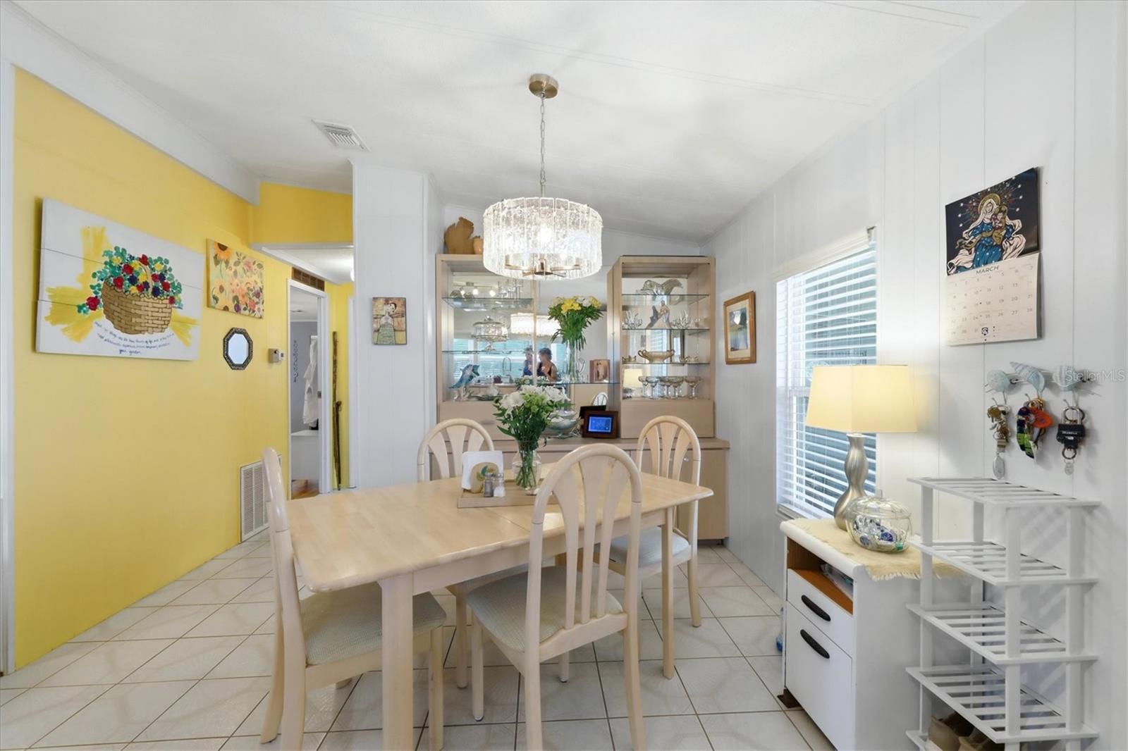 Image 9 of 48 For 727 Butterfield Circle