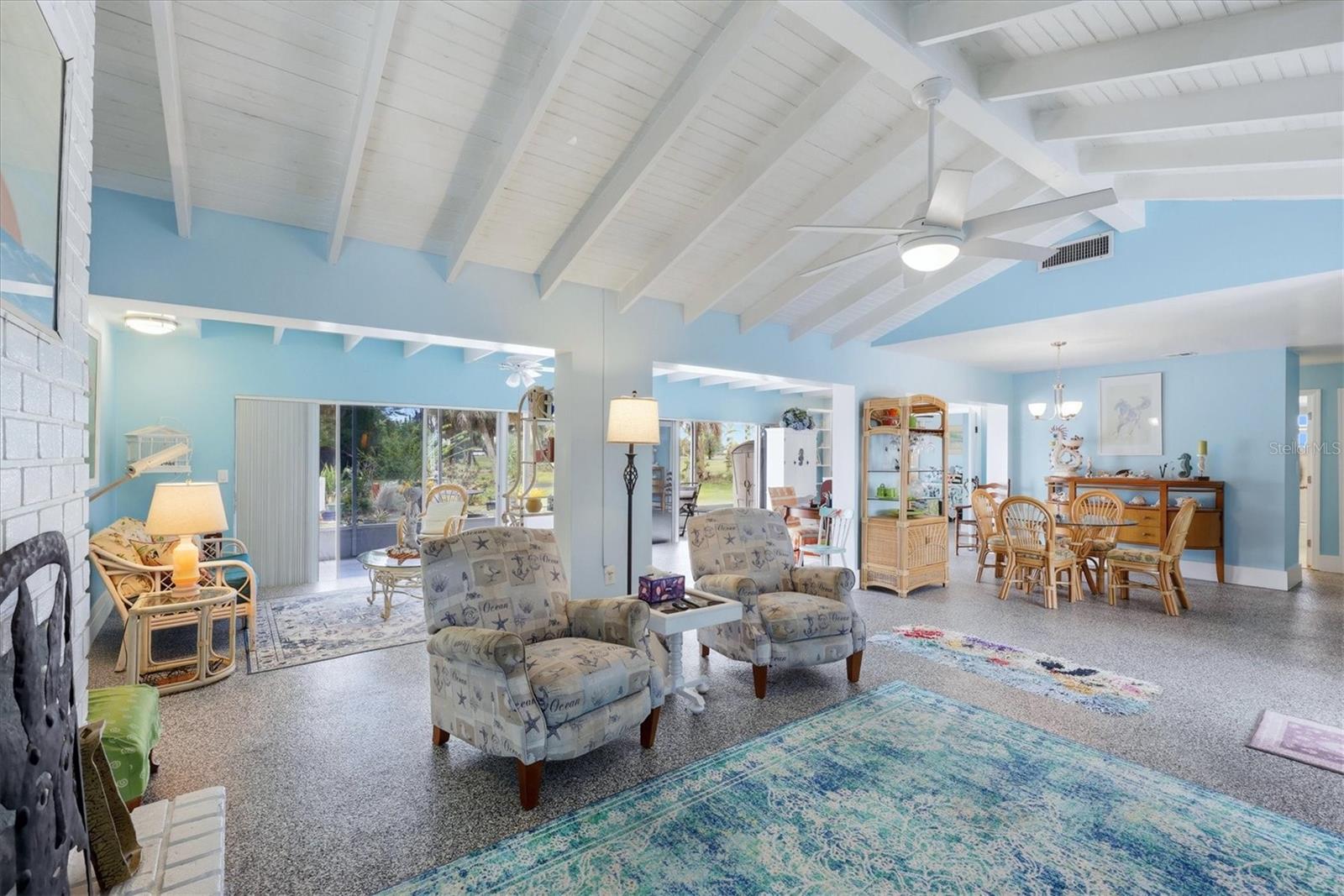 Image 14 of 39 For 12 Golfview Court