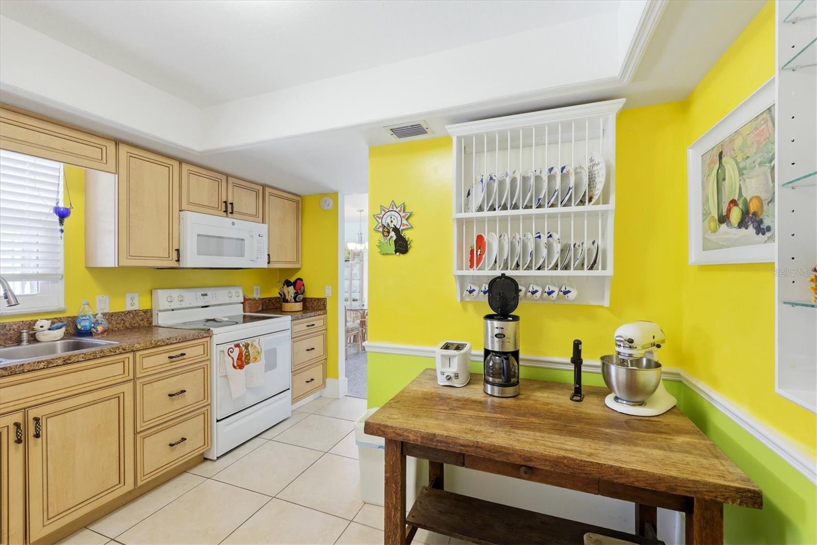 Image 20 of 39 For 12 Golfview Court