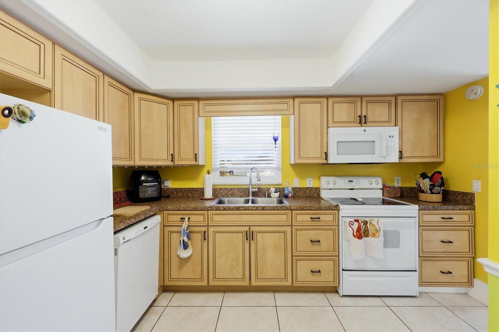 Image 21 of 39 For 12 Golfview Court