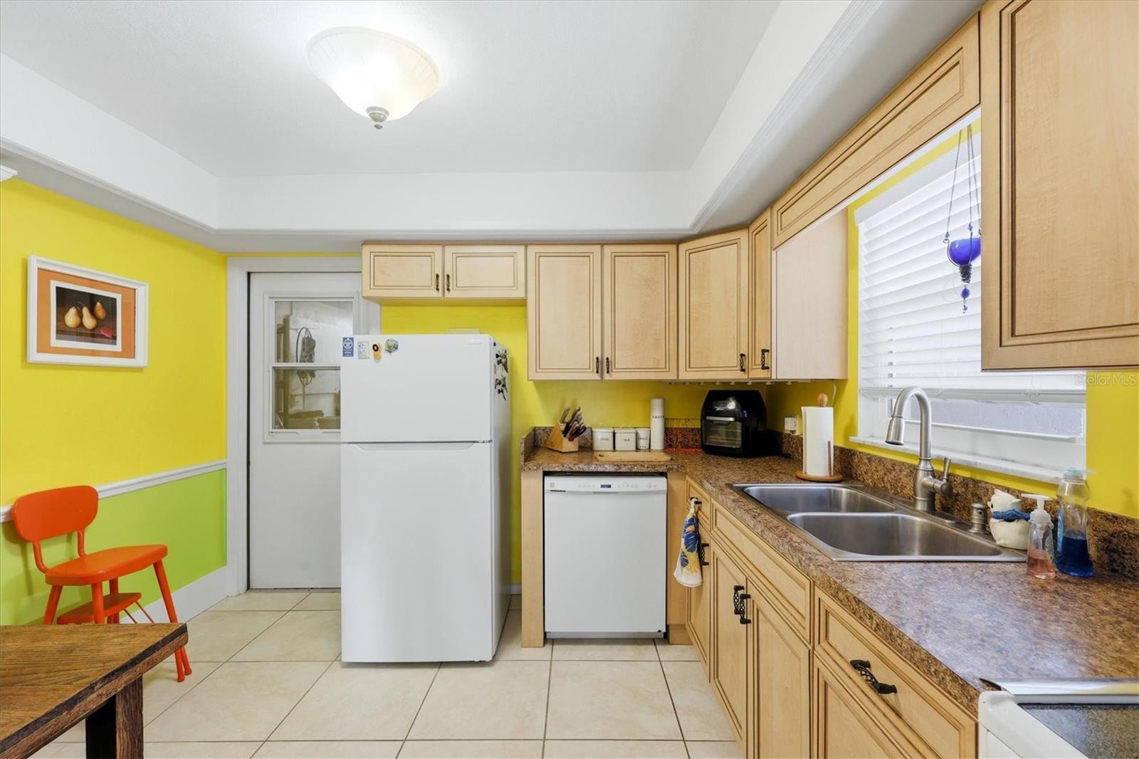 Image 22 of 39 For 12 Golfview Court