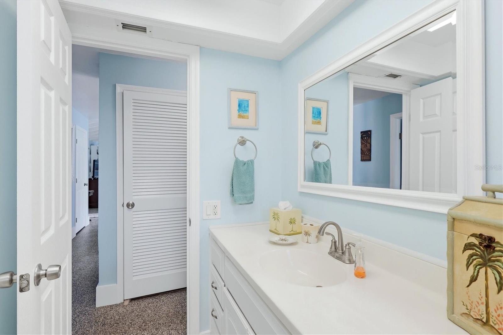 Image 27 of 39 For 12 Golfview Court