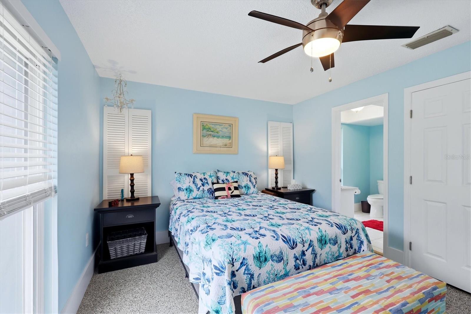 Image 28 of 39 For 12 Golfview Court