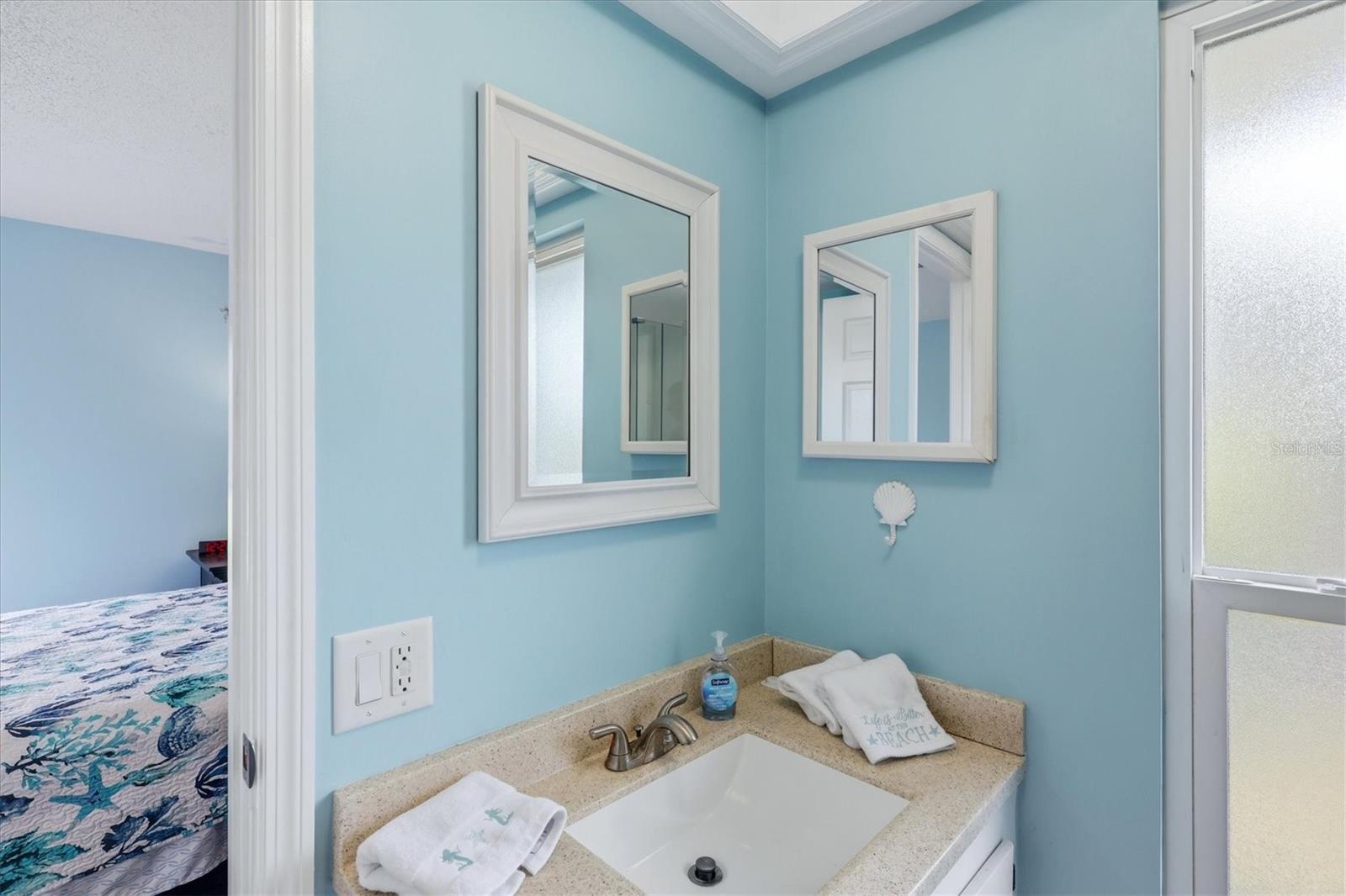 Image 30 of 39 For 12 Golfview Court