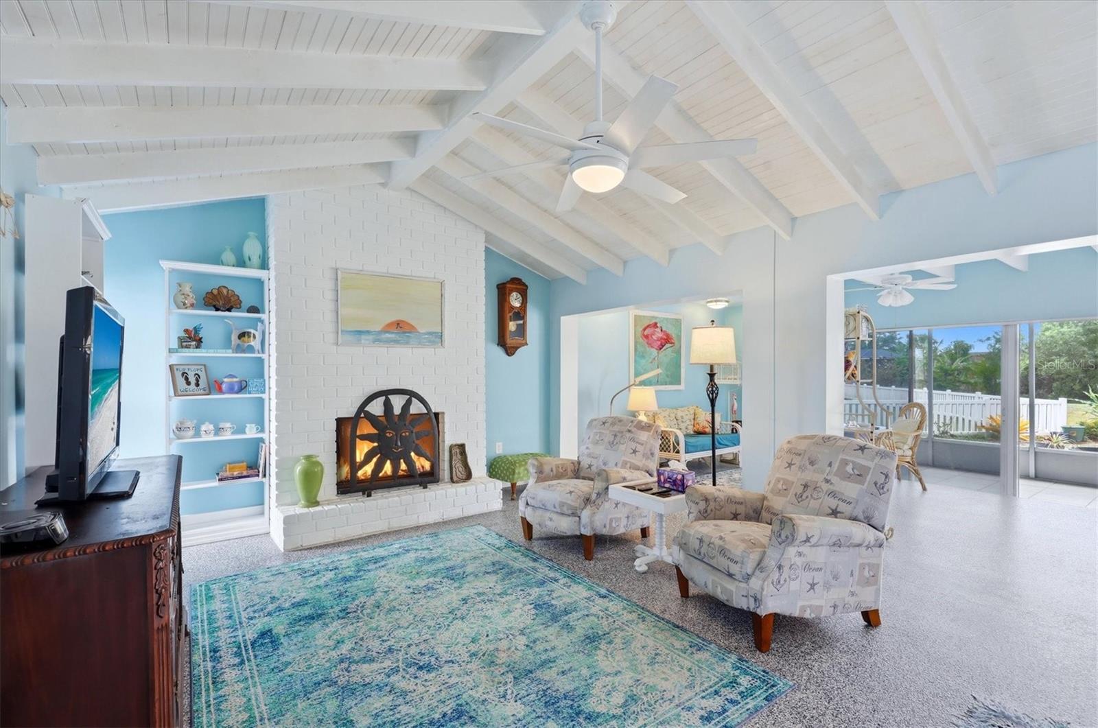 Image 6 of 39 For 12 Golfview Court