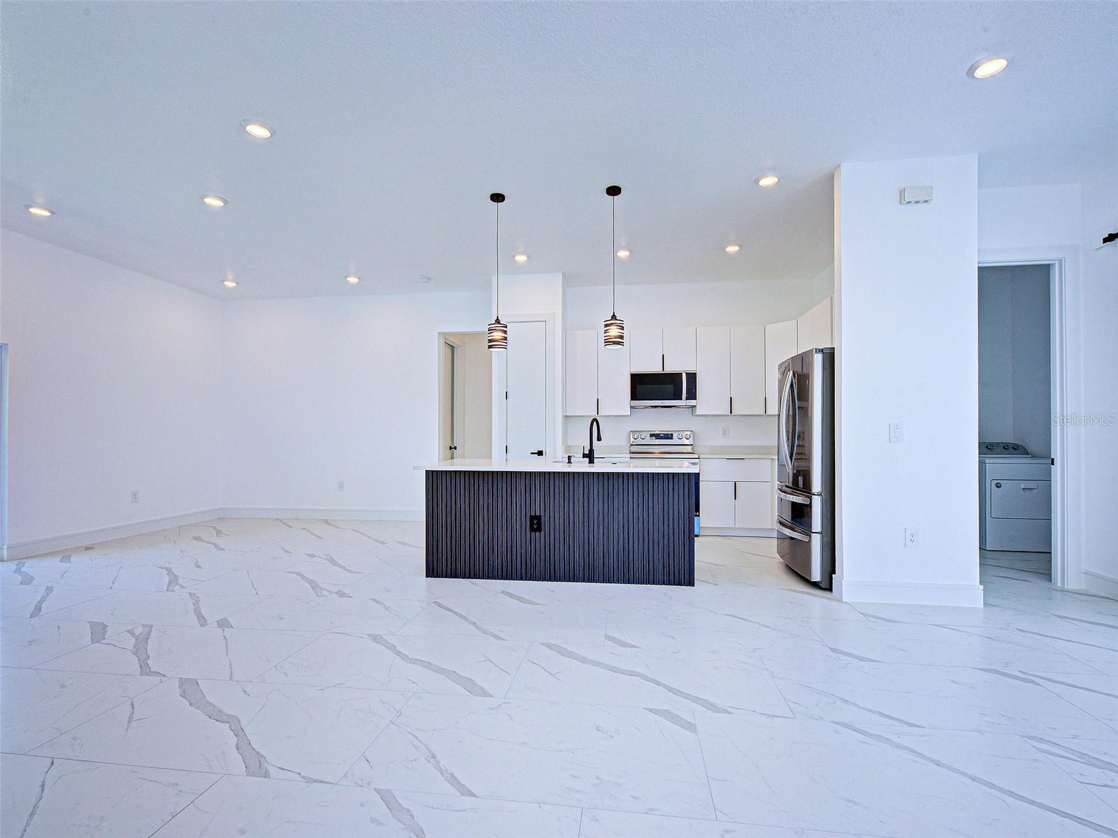 Image 14 of 41 For 165 Ingram Boulevard