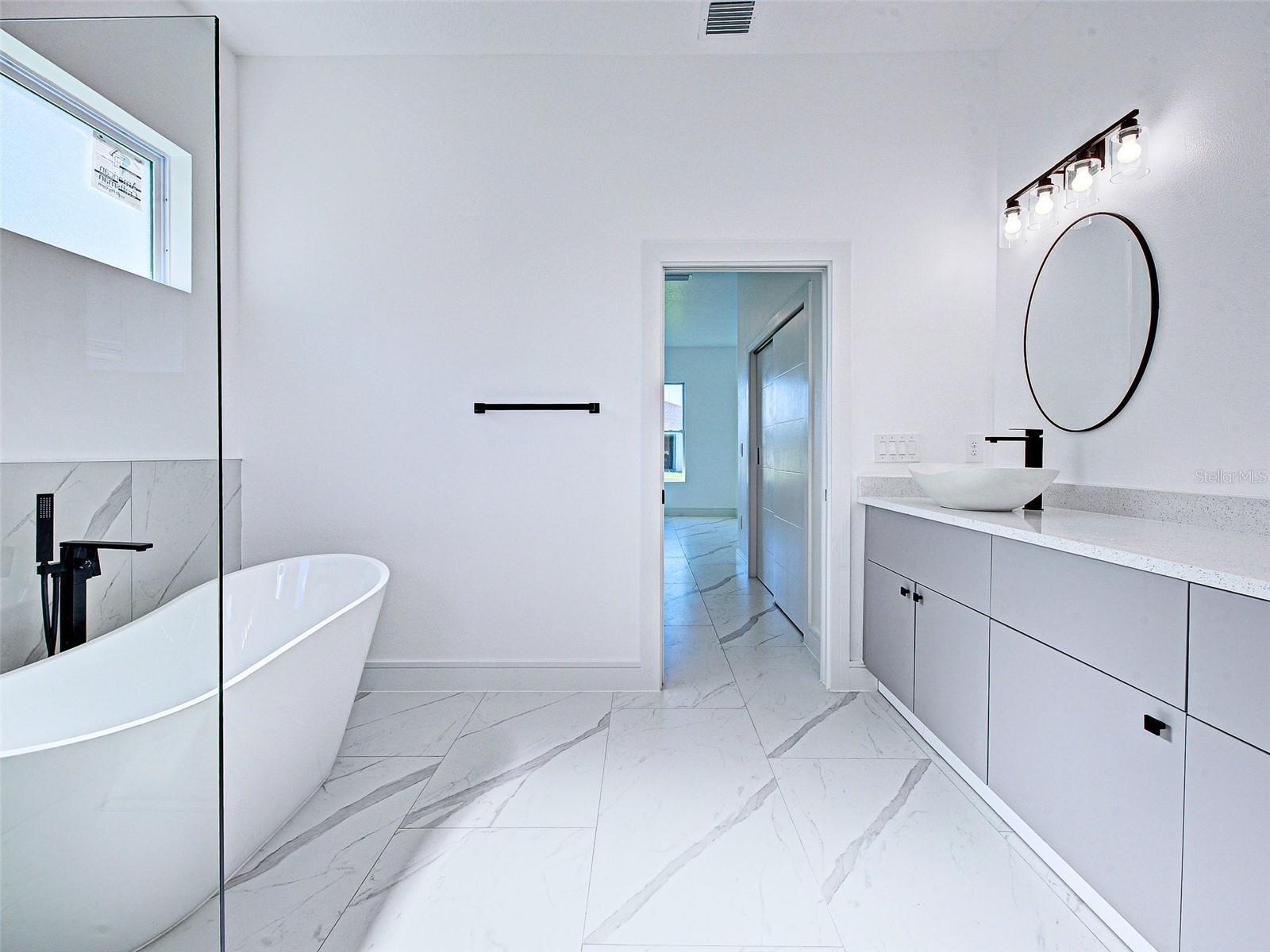 Image 20 of 41 For 165 Ingram Boulevard