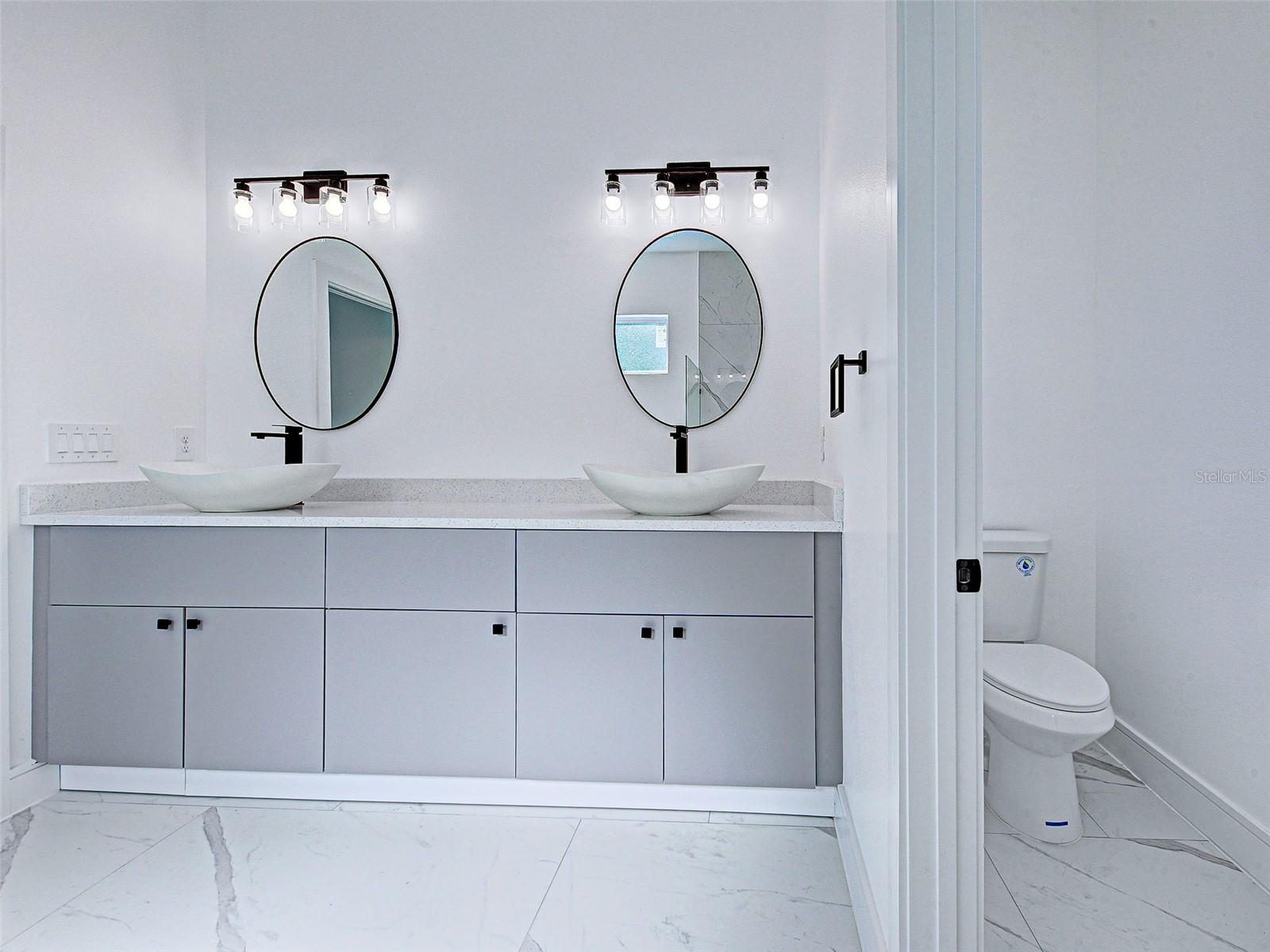 Image 22 of 41 For 165 Ingram Boulevard