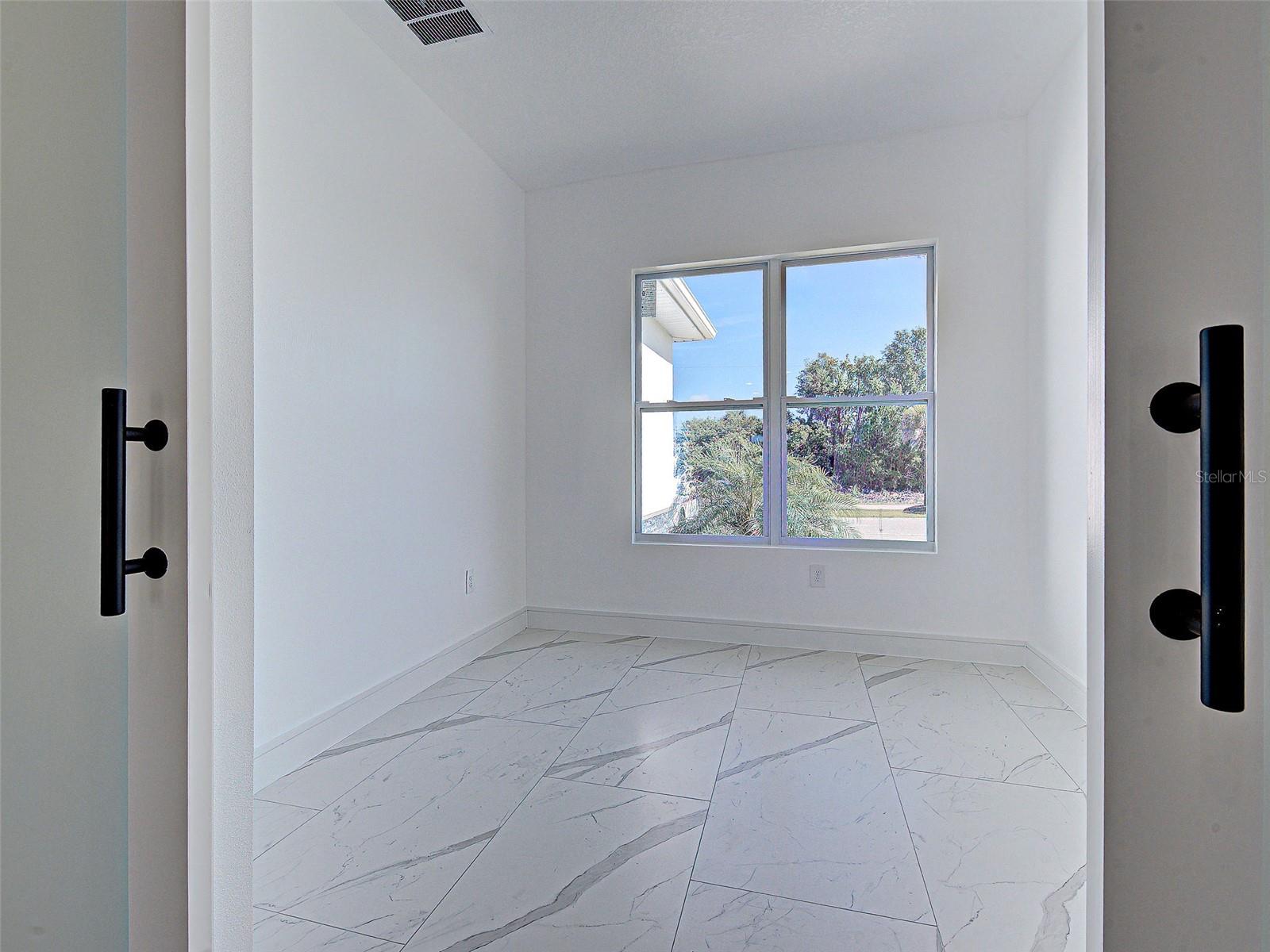 Image 25 of 41 For 165 Ingram Boulevard