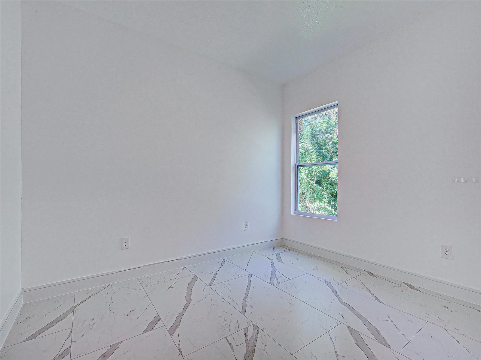 Image 29 of 41 For 165 Ingram Boulevard