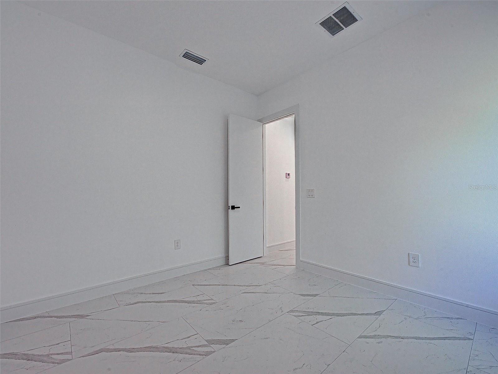 Image 33 of 41 For 165 Ingram Boulevard