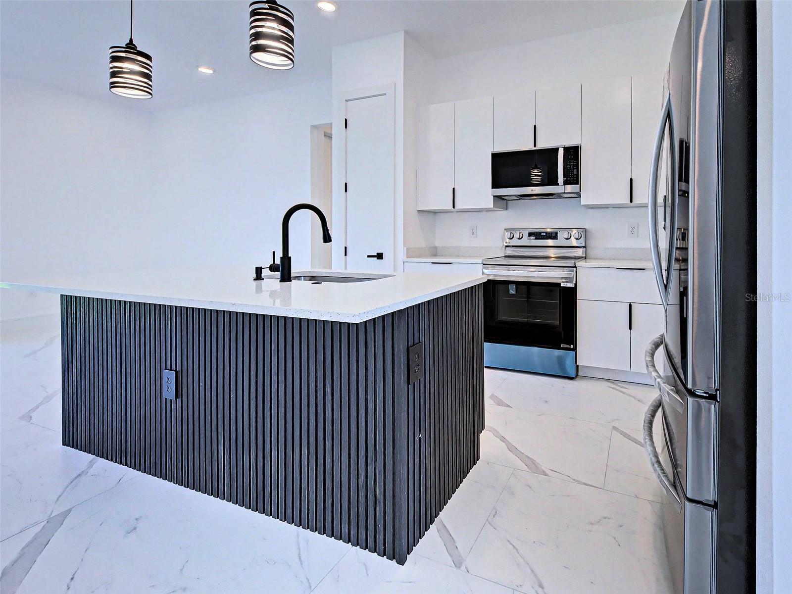 Image 9 of 41 For 165 Ingram Boulevard