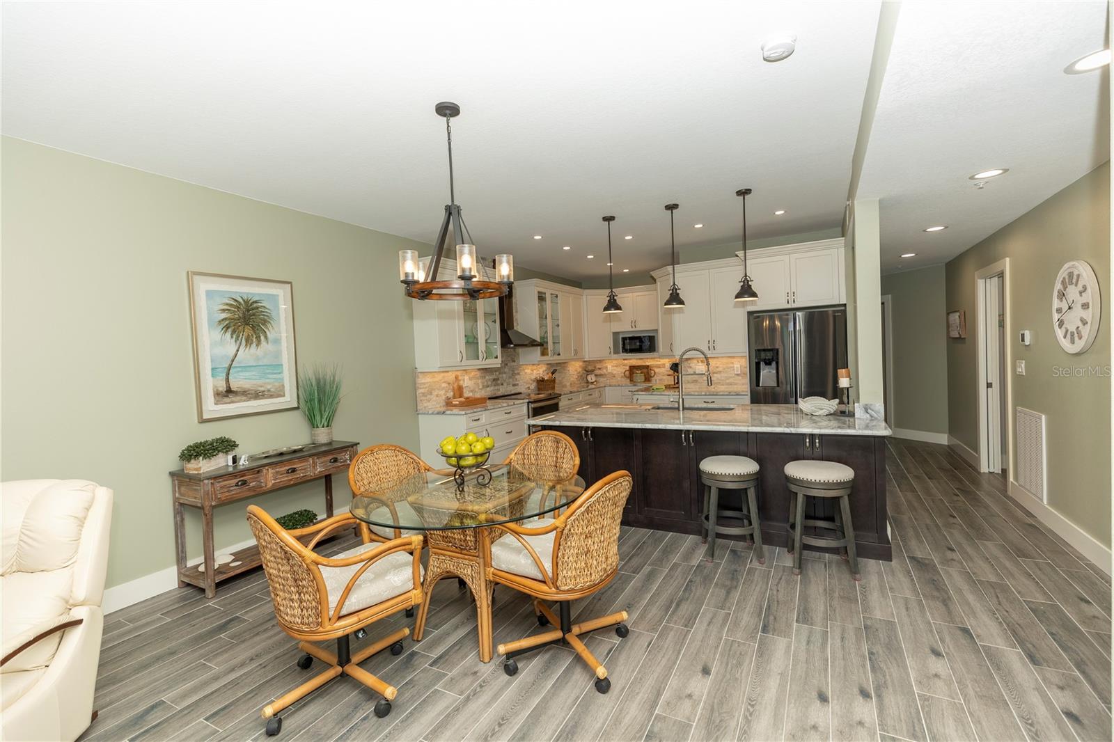 Image 11 of 75 For 9203 Griggs Road D302