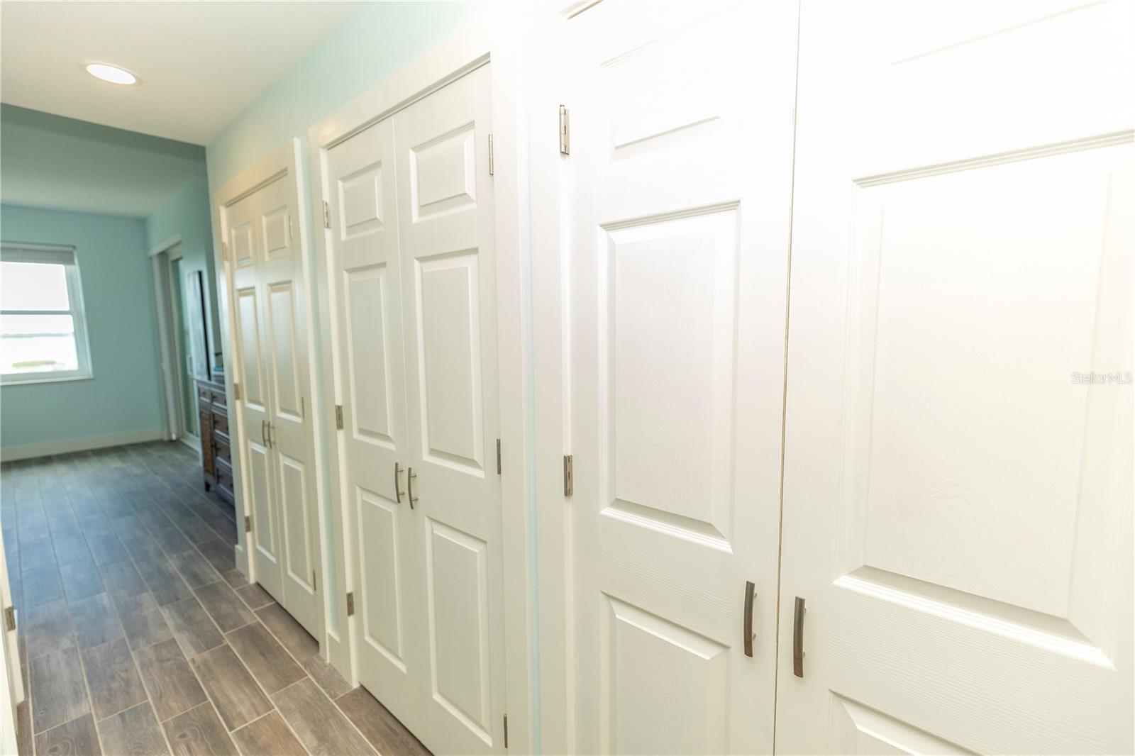 Image 31 of 75 For 9203 Griggs Road D302