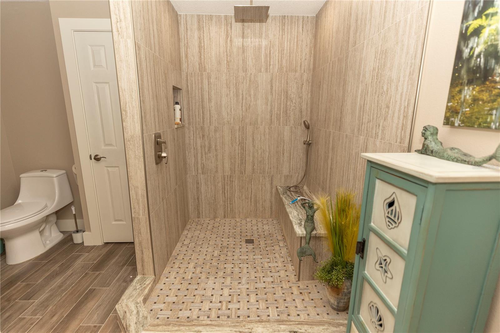 Image 32 of 75 For 9203 Griggs Road D302