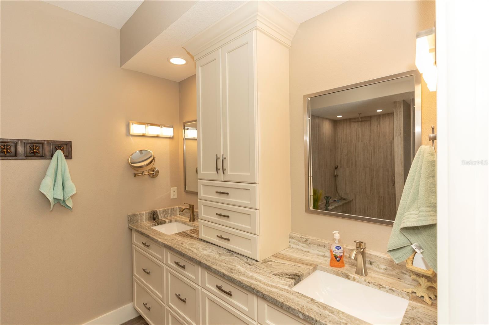 Image 37 of 75 For 9203 Griggs Road D302