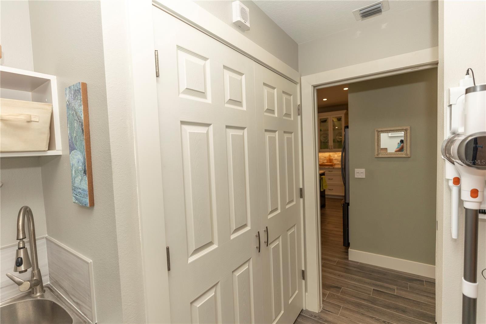 Image 38 of 75 For 9203 Griggs Road D302