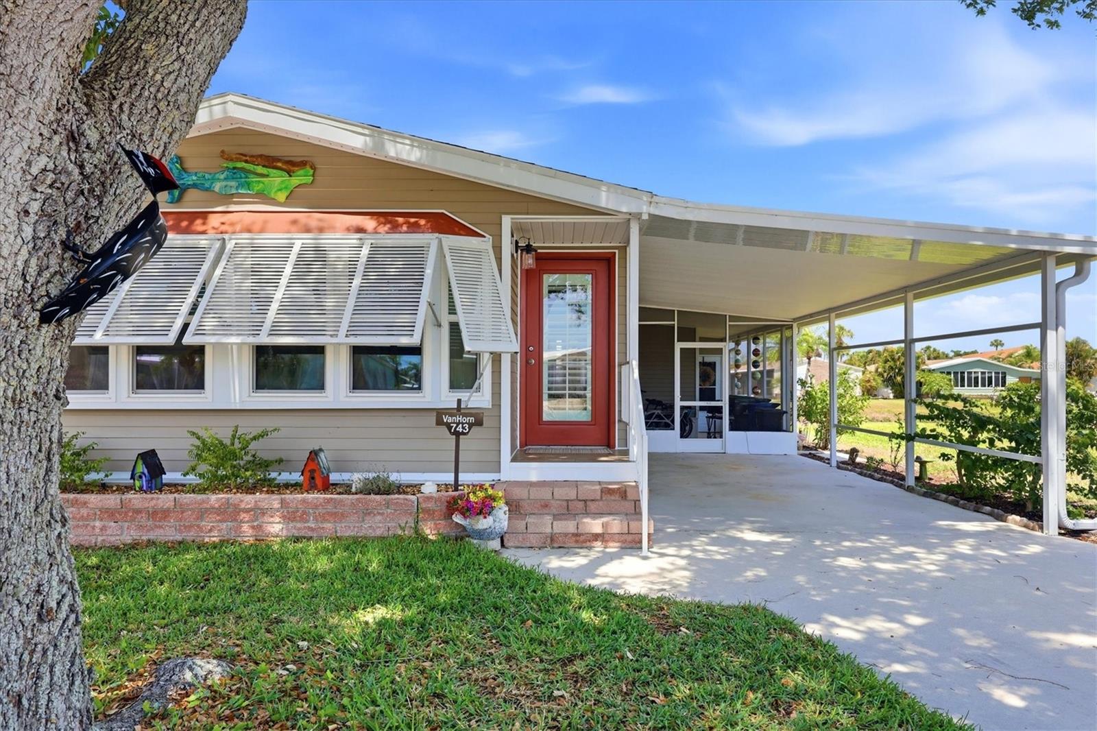 Image 11 of 44 For 743 Summersea Court