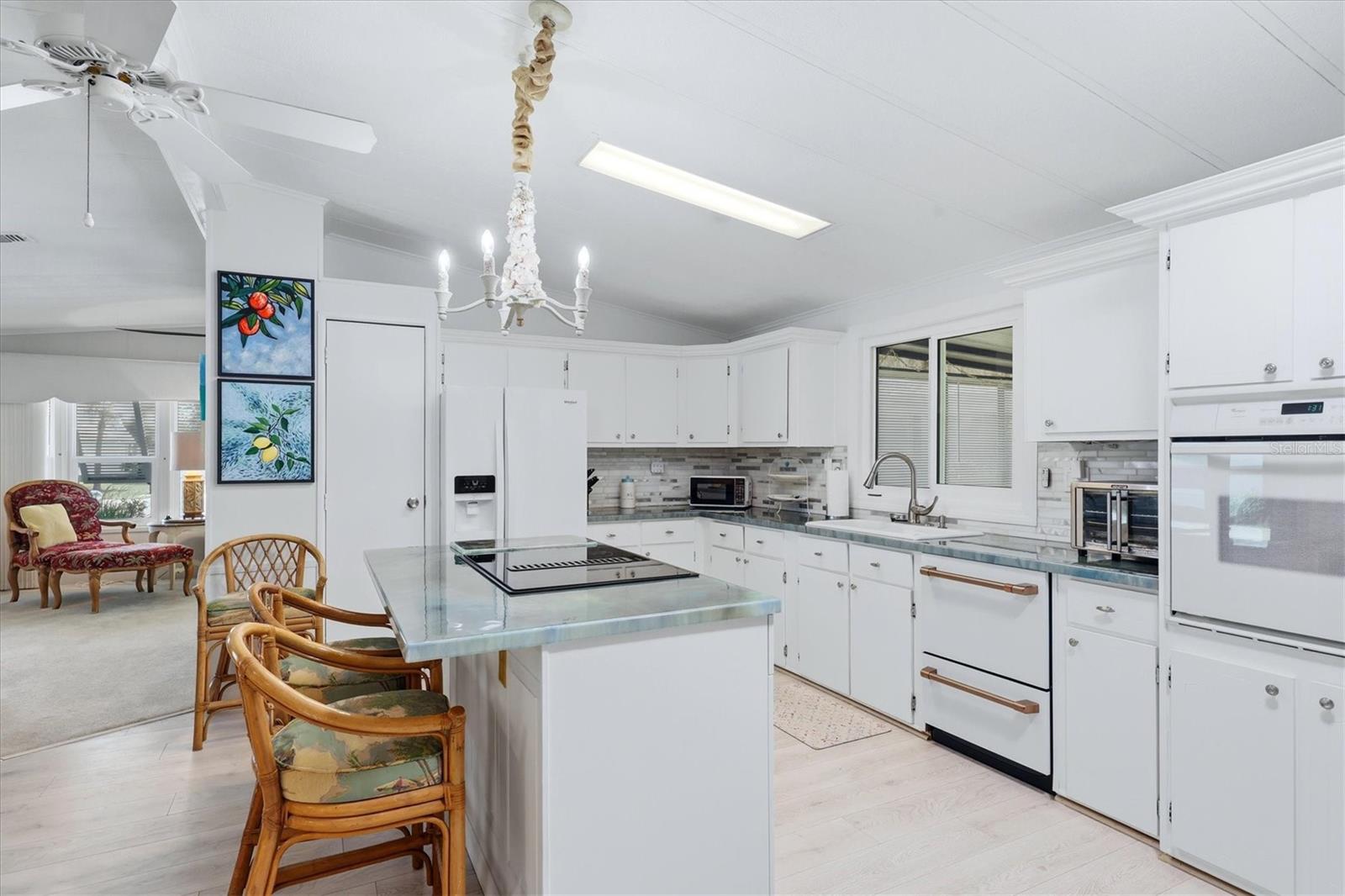 Image 19 of 44 For 743 Summersea Court