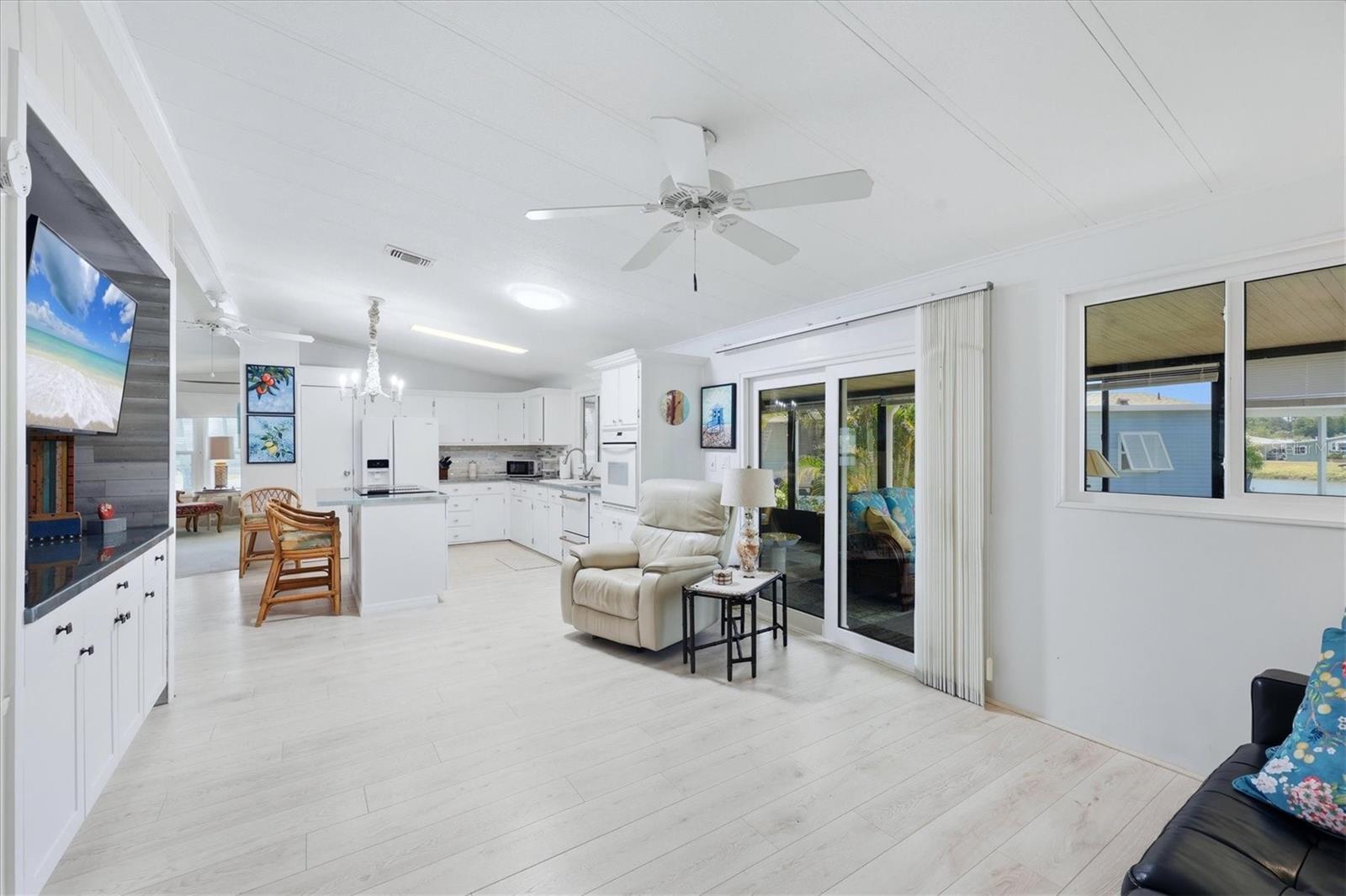 Image 21 of 44 For 743 Summersea Court