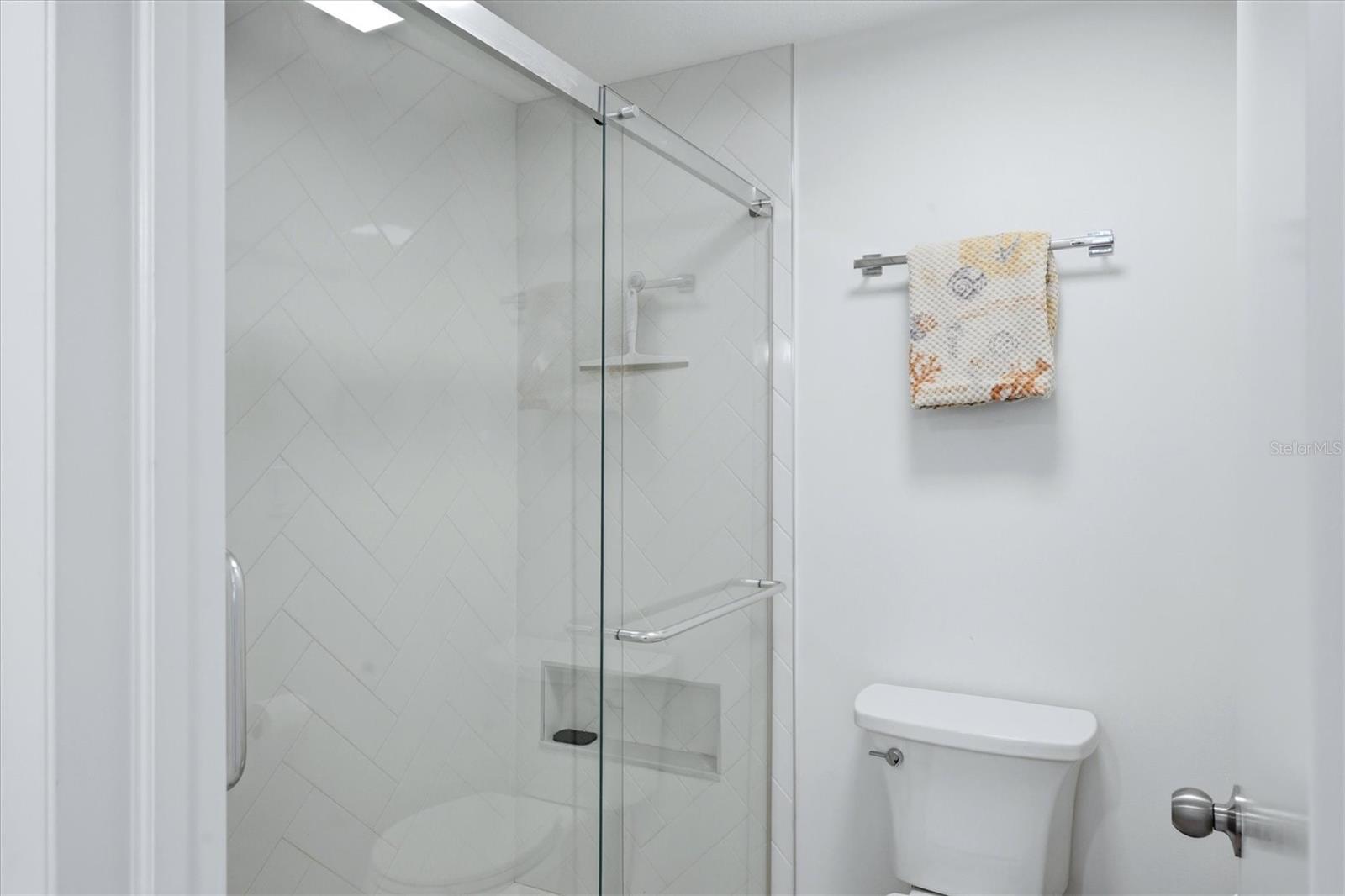 Image 25 of 44 For 743 Summersea Court