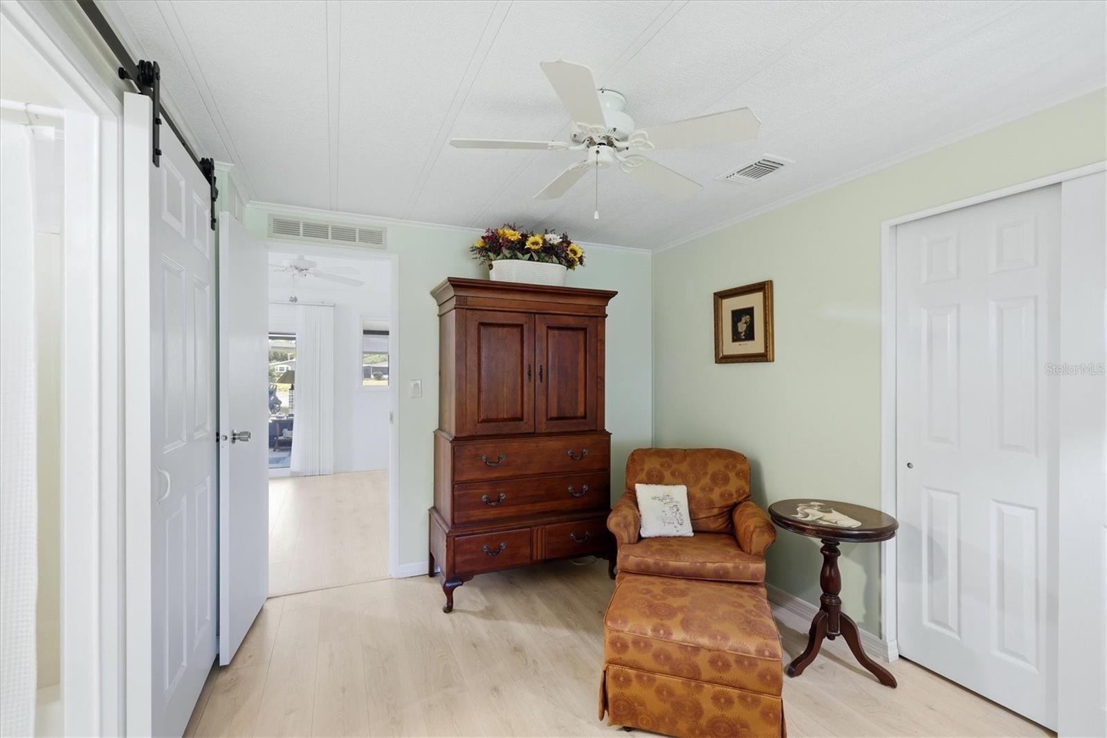 Image 28 of 44 For 743 Summersea Court