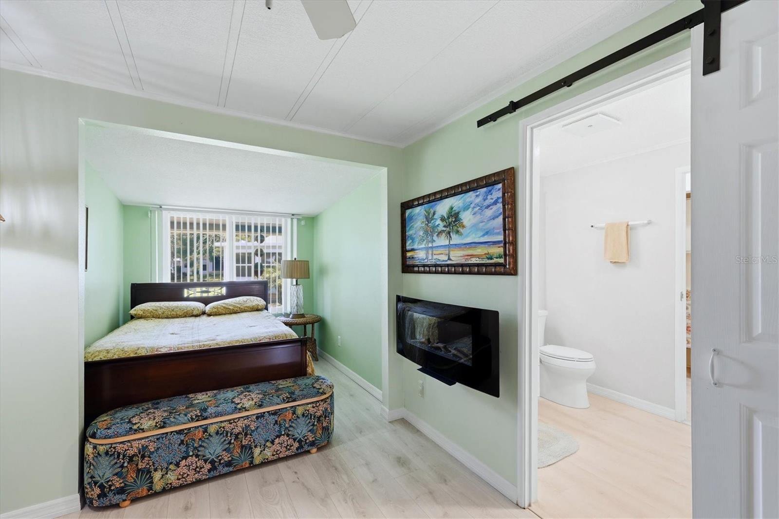 Image 29 of 44 For 743 Summersea Court