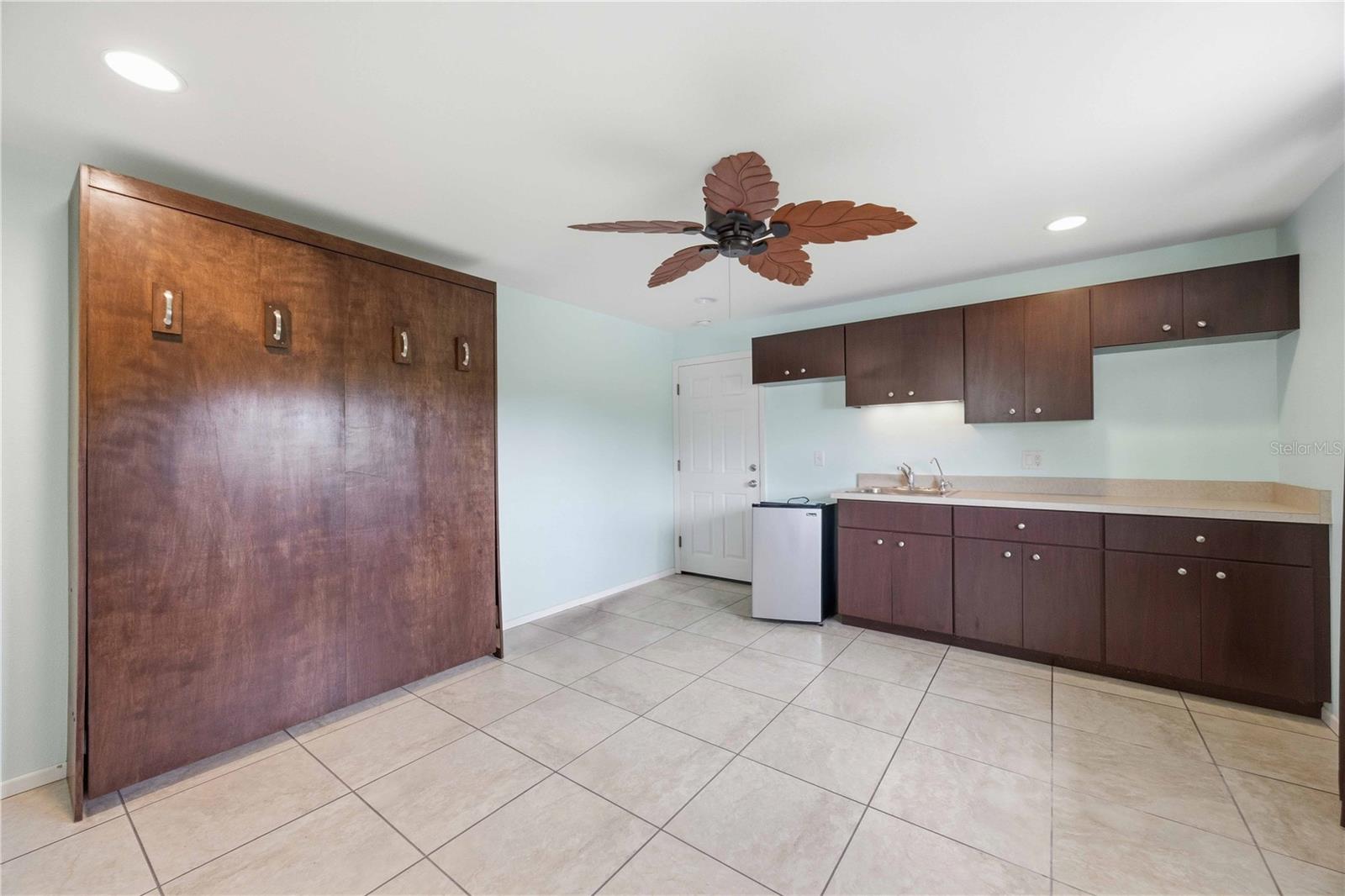 Image 12 of 66 For 917 Church Street