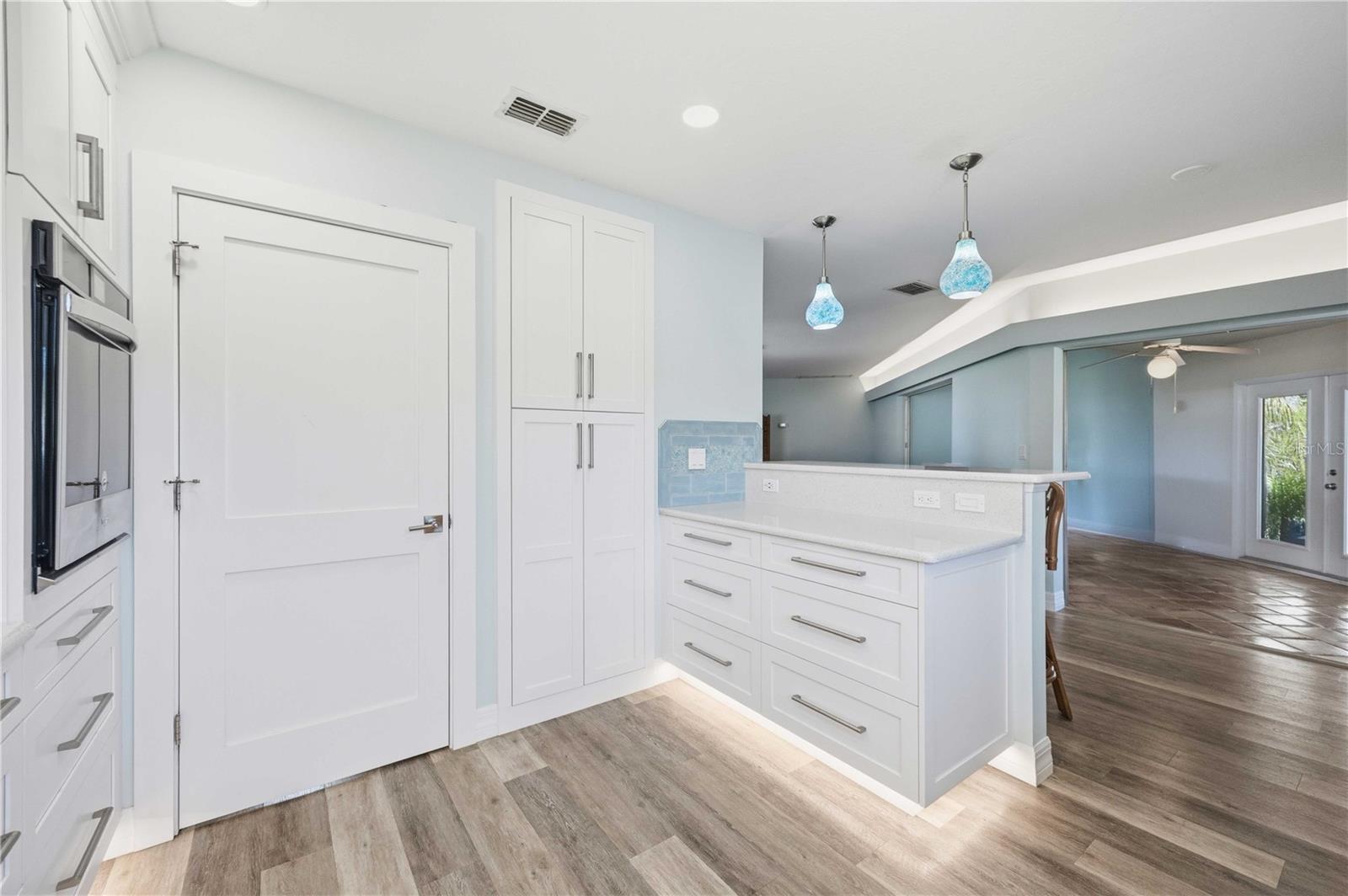 Image 23 of 66 For 917 Church Street