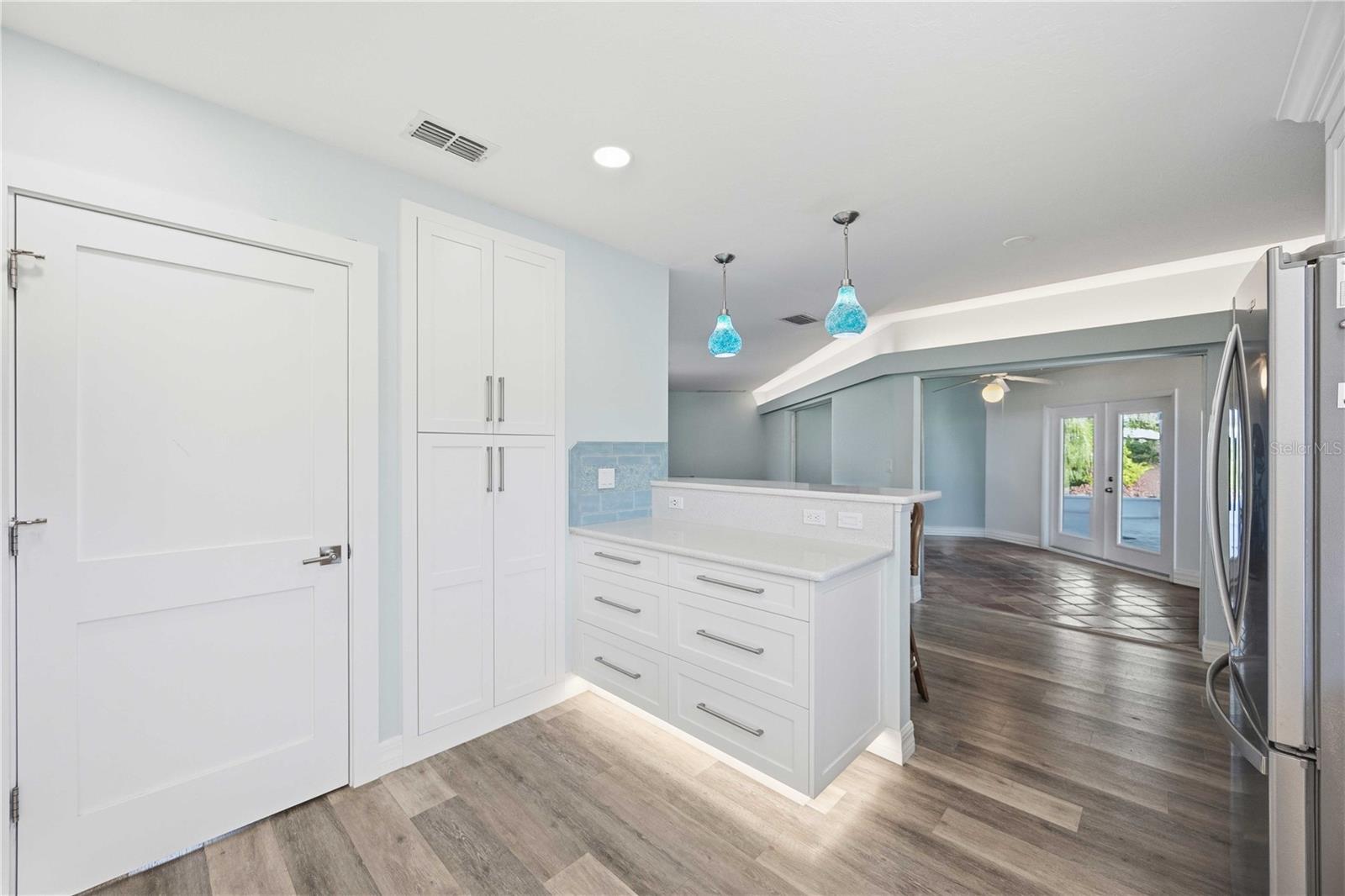 Image 25 of 66 For 917 Church Street