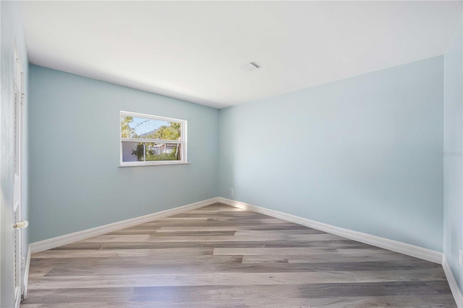 Image 31 of 66 For 917 Church Street