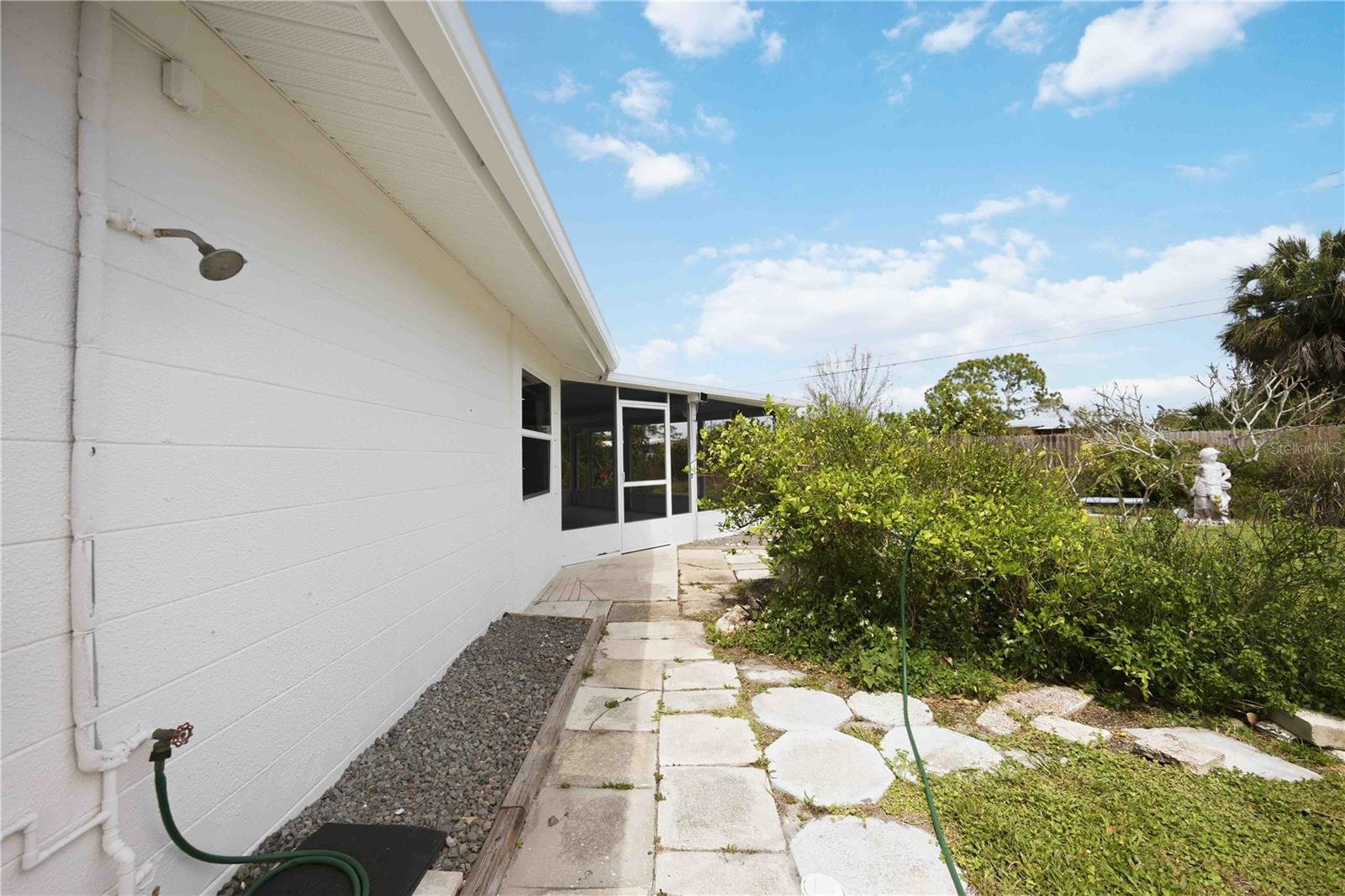 Image 47 of 66 For 917 Church Street