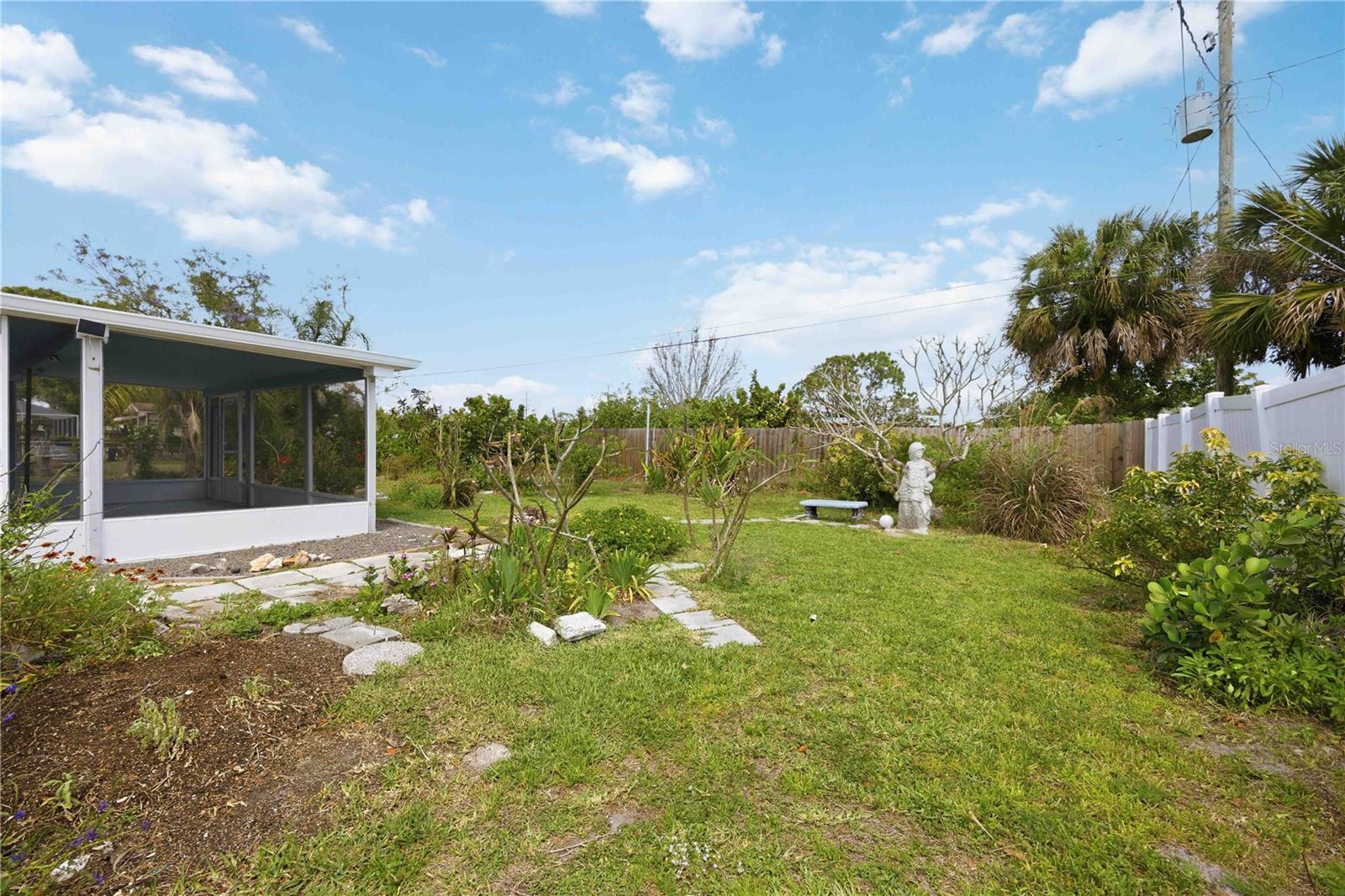 Image 48 of 66 For 917 Church Street