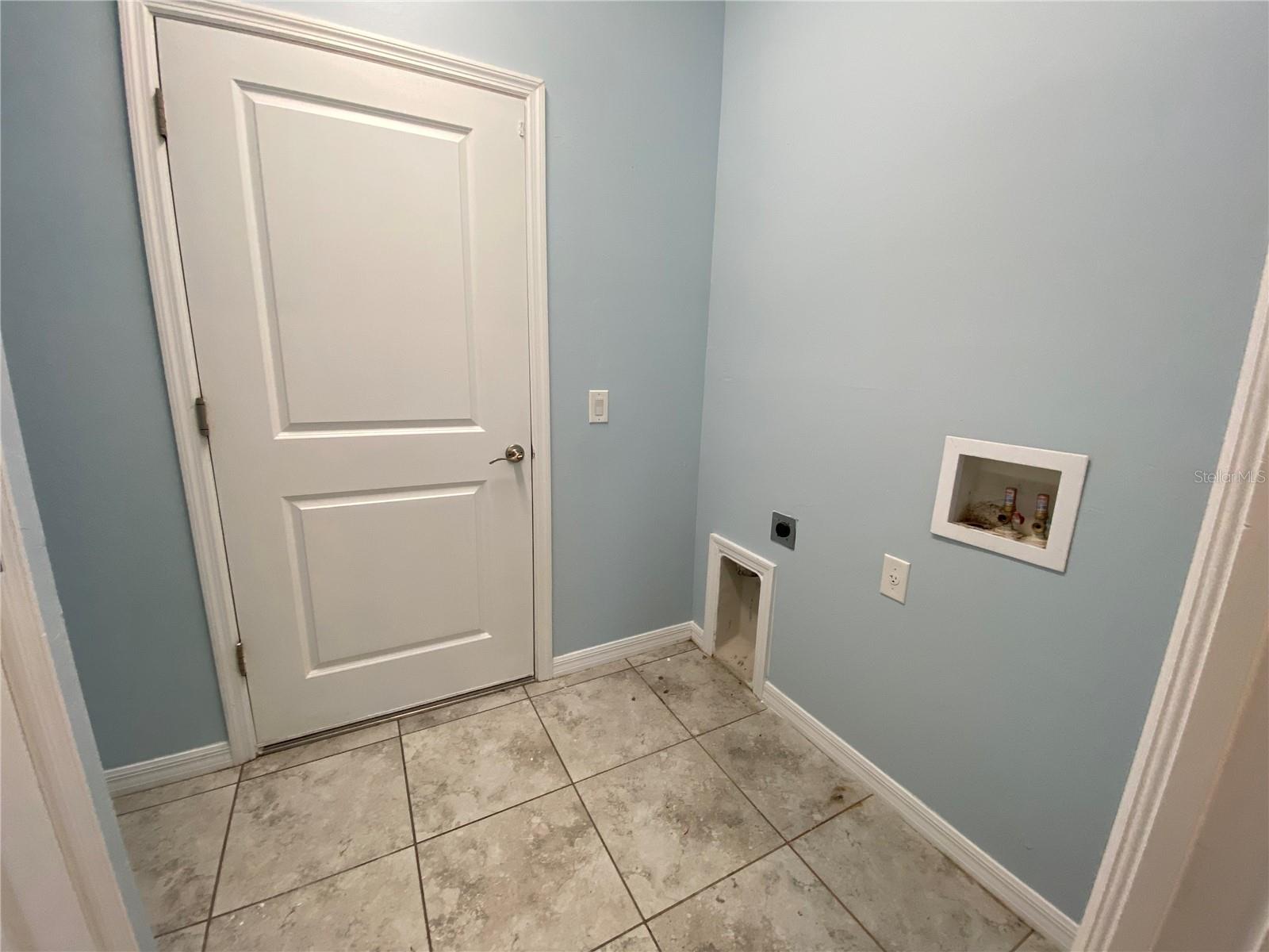 Image 13 of 31 For 18235 Eau Gallie Circle