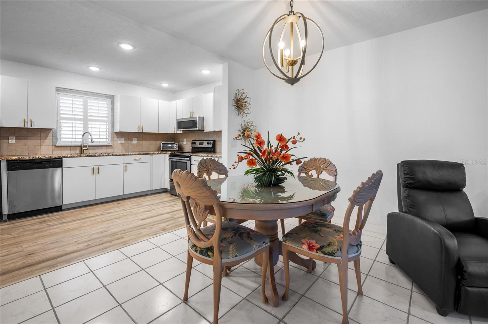 Image 10 of 32 For 1531 Placida Road 1-103