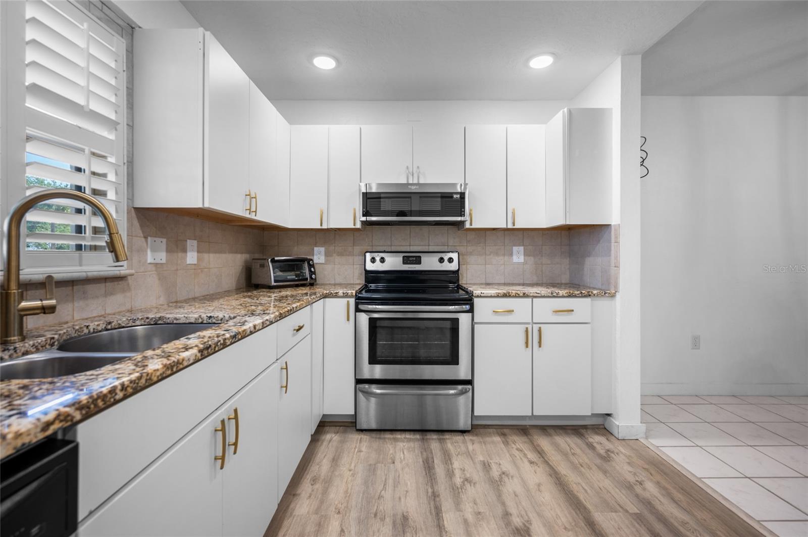 Image 13 of 32 For 1531 Placida Road 1-103