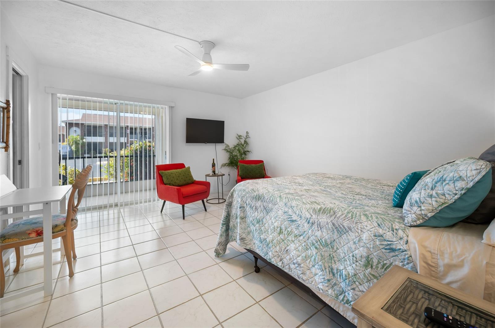 Image 17 of 32 For 1531 Placida Road 1-103