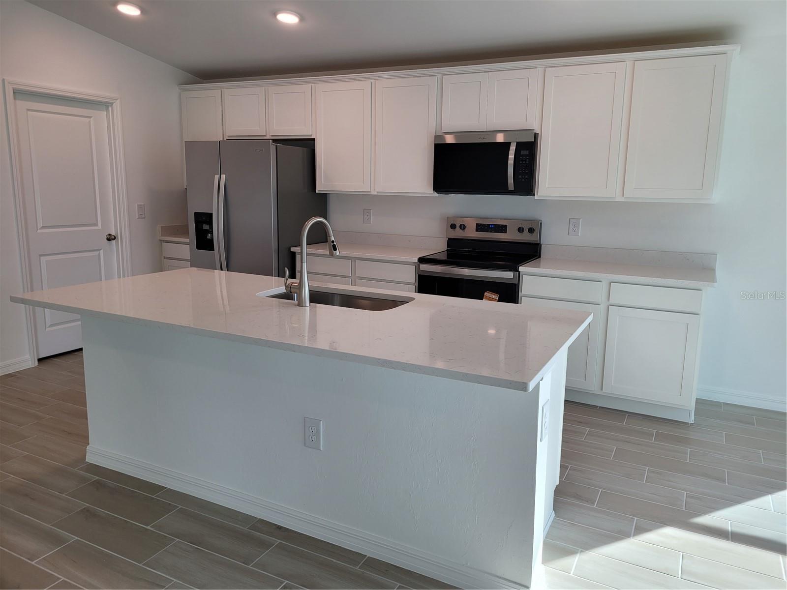 Image 10 of 26 For 11100 Vanessa Avenue