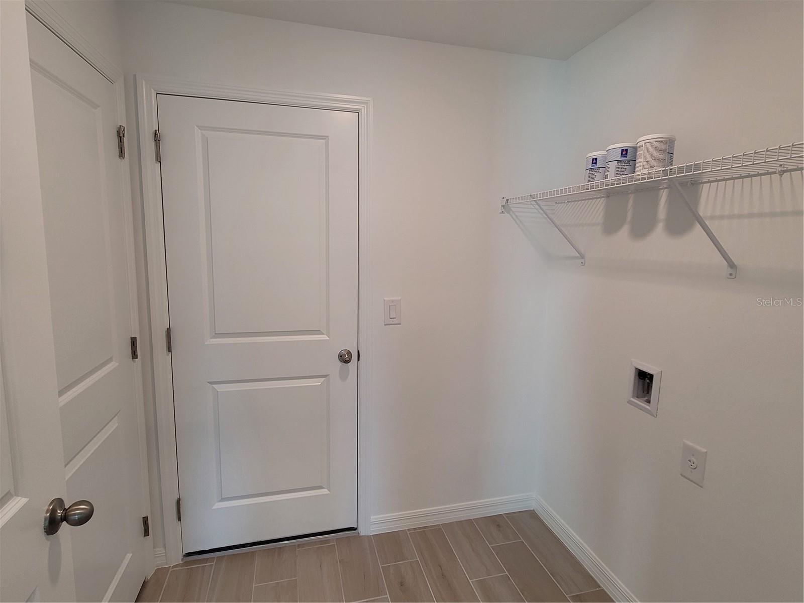 Image 11 of 26 For 11100 Vanessa Avenue