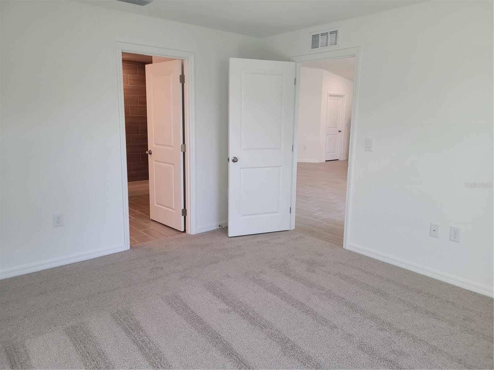 Image 14 of 26 For 11100 Vanessa Avenue